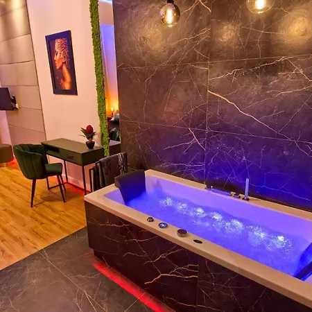 Czarny Z Jacuzzi *