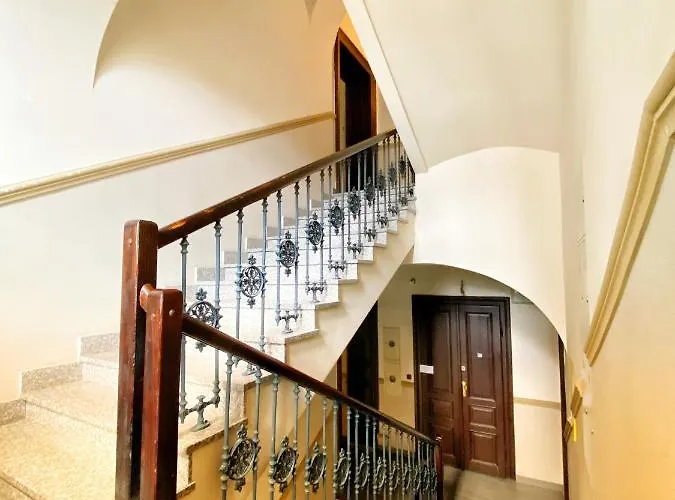 Czarny Z Jacuzzi Apartament *