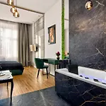 דירה Czarny Z Jacuzzi *