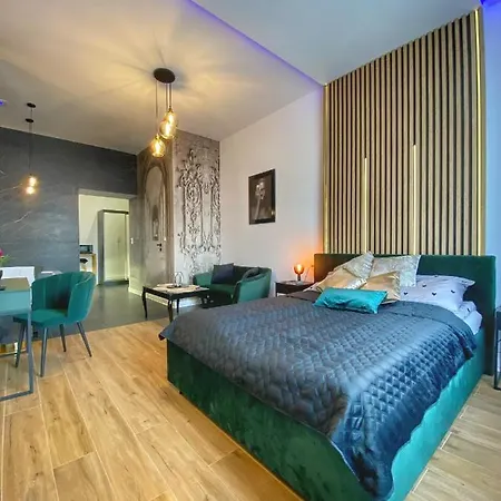 Apartamento Czarny Z Jacuzzi *